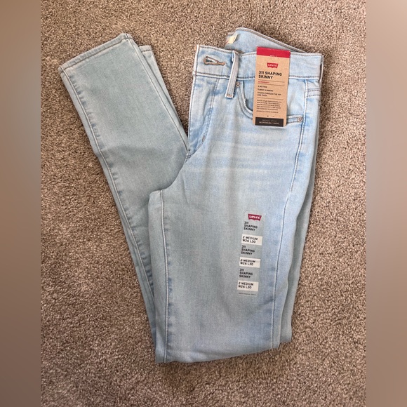 NWT LEVI 311 Shaping Jeans! Size 2 W26 L30! - Picture 5 of 9